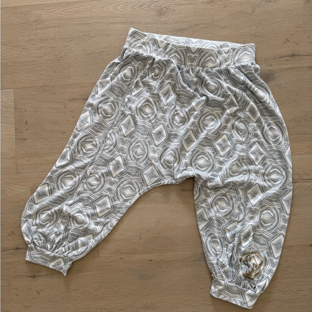 Zumba Fitness Gray and White Geometric Harem Pants